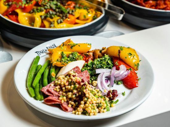 テキサス・デ・ブラジル　食事券＆事前予約　本格的なシュラスコスタイルのお肉料理を堪能！＜夕食／アラモアナセンター内＞