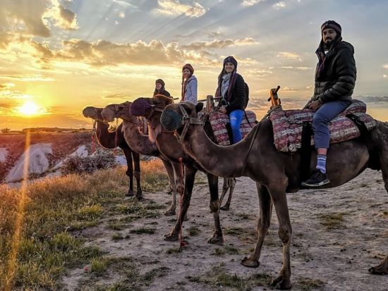 世界遺産カッパドキア　ラクダに乗って渓谷トレッキングツアー＜選べる出発時間／約2時間／英語／カッパドキア発＞＊前日まで予約受付中