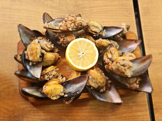 イスタンブール ストリートグルメツアー 5つのグルメ＆2つのモスクへご案内＜貸切／4時間／日本語ガイド＞