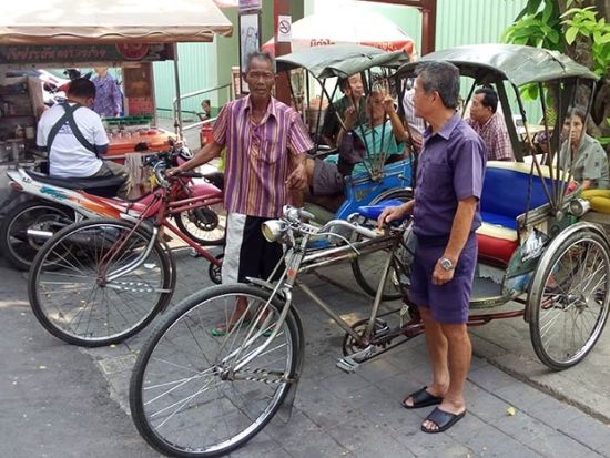 【チェンマイ発】ランプーン半日観光ツアー　往路ローカル鉄道利用＋サムロー乗車体験＜貸切／午前／ホテル送迎付／日本語ガイド＞