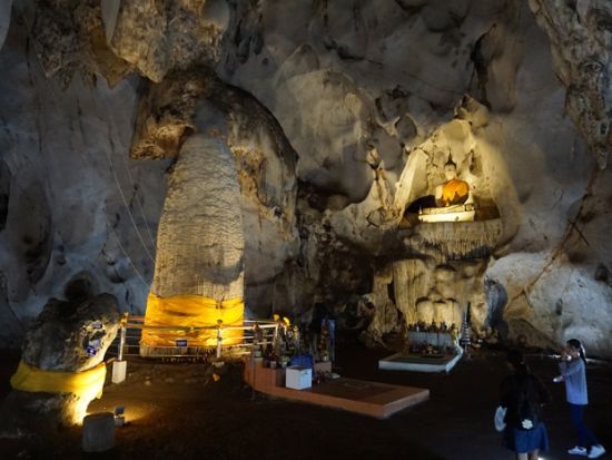 【チェンマイ発】ムアンオン洞窟＆サンカムペーン温泉半日観光ツアー＜貸切／午前または午後／ホテル送迎付／日本語ガイド＞