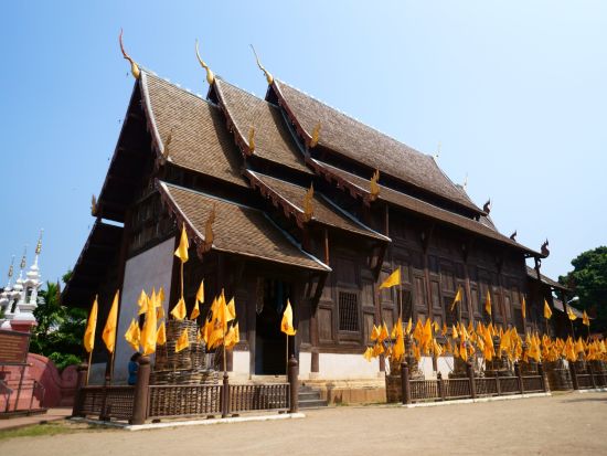 【貸切チャーター】チェンマイ市内を自由に観光　ドイステープ観光付きプランあり＜1～9名／4～8時間／ガイド無し／英語ドライバー／空港送迎可＞