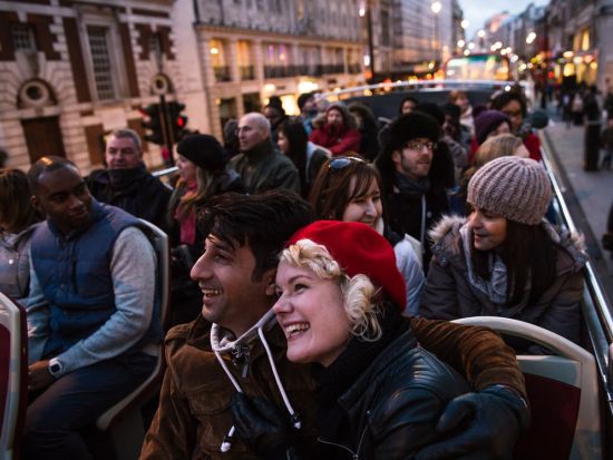 2階建てオープントップバスで巡る　ロンドンのイルミネーションツアー  ＜ロンドン・アイ付近発着／英語／2時間＞ by Big Bus