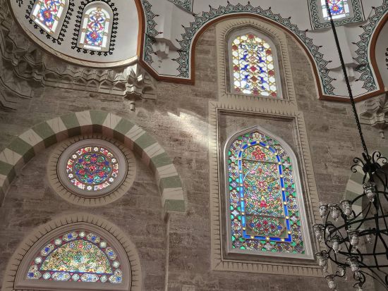 トルコのガウディ「天才建築家 シナン」が手掛けた4つのモスクをめぐる！イスタンブール 1日観光ツアー＜貸切／日本語ガイド／昼食付＞