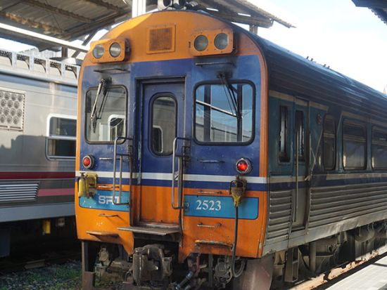 【チェンマイ発】往路タイ国鉄で行く 古都ランパーン＆ランプーン1日観光ツアー　花馬車乗車体験付き＜貸切／ホテル送迎付／日本語ガイド＞