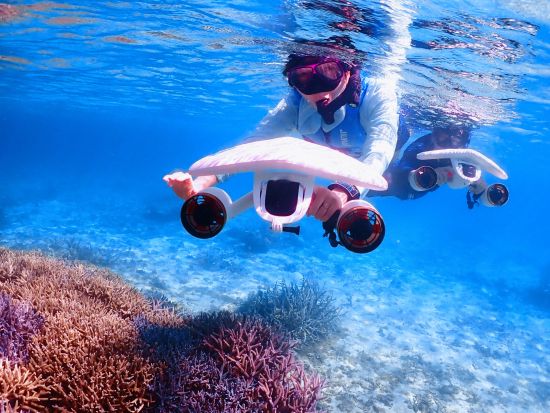 【貸切】水中スクーターシュノーケル 万全なレクチャーで初心者も安心！新しい水中の楽しみ方を発見！＜8歳～65歳まで参加OK／宮古島 or 伊良部島＞