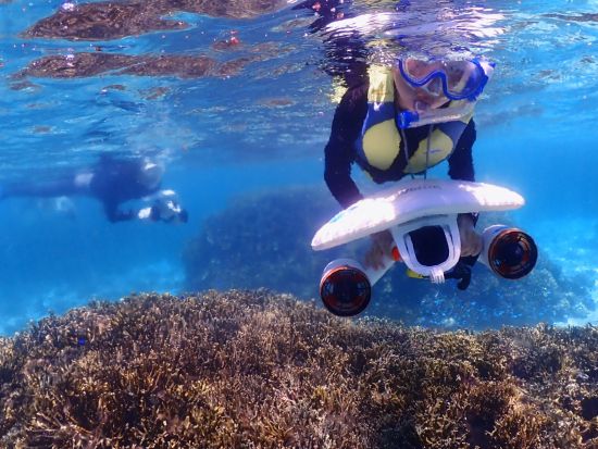 【貸切】水中スクーターシュノーケル 万全なレクチャーで初心者も安心！新しい水中の楽しみ方を発見！＜8歳～65歳まで参加OK／宮古島 or 伊良部島＞