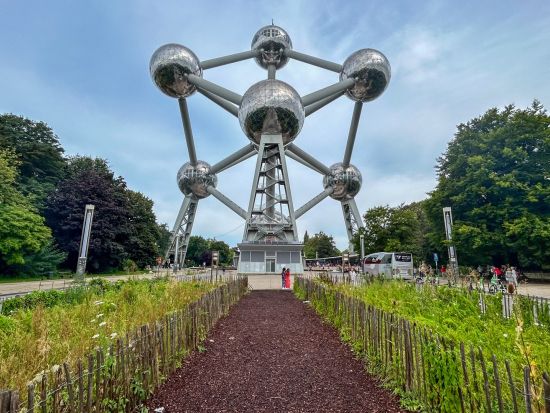 ブリュッセル＆ブルージュ日帰りツアー　美しい運河と歴史的建築を堪能＜往復ツアーバス利用／英語ガイド／パリ発＞