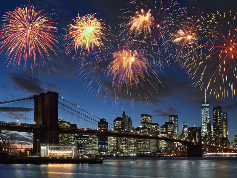 USA_New York_Fireworks_shutterstock_384279844