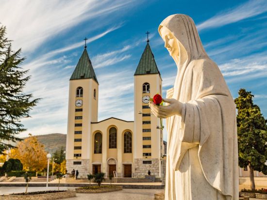 ボスニア・ヘルツェゴビナ 世界遺産モスタル＋メジュゴリエ＋ポチテリ 1日観光ツアー＜英語ドライバー／ドブロブニク発＞