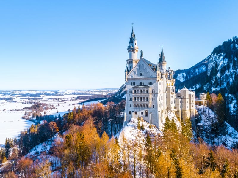 Germany_Bavaria_Neuschwanstein_Castle_Winter_shutterstock_1333610297