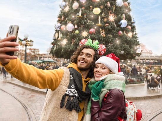 N040691_2 DLP_Noel_Adults Shot ©Disney