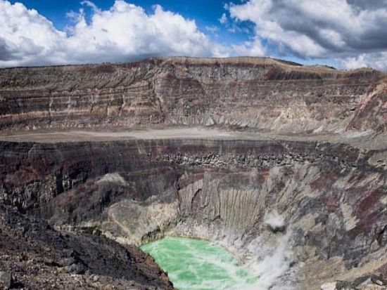 サンタアナ火山1日ツアー　絶景が広がる火口周辺までのトレッキングで自然の美しさを満喫！＜英語ガイド／サンサルバドル発＞