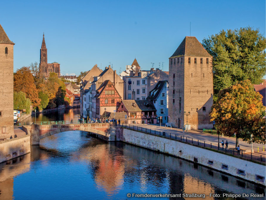 バーデン・バーデン黒い森＋ストラスブール日帰りツアー　ドイツとフランスの美しい歴史的都市を訪問＜英語ガイド／フランクフルト発＞