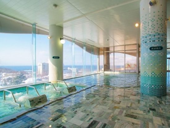 【冬季限定1泊2日バスツアー】流氷タッチ体験＆砕氷船クルーズ付！５つ星宿に泊まる知床流氷ツアー＜1~3月／1泊2日／札幌発着＞