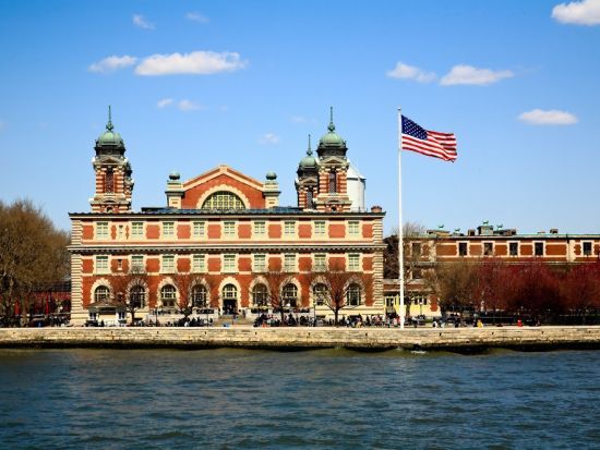 ニューヨーク遊覧クルーズ　ロウアーマンハッタンの魅力を堪能　ミッドタウンウェスト ピア83集合・解散 ＜1.5時間＞*当日予約OK