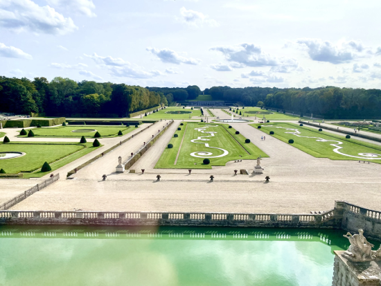 ヴォー・ル・ヴィコント城とフォンテーヌブロー城　日帰り観光ツアー＜4～10月／英語ガイド＞ by ParisCityVision