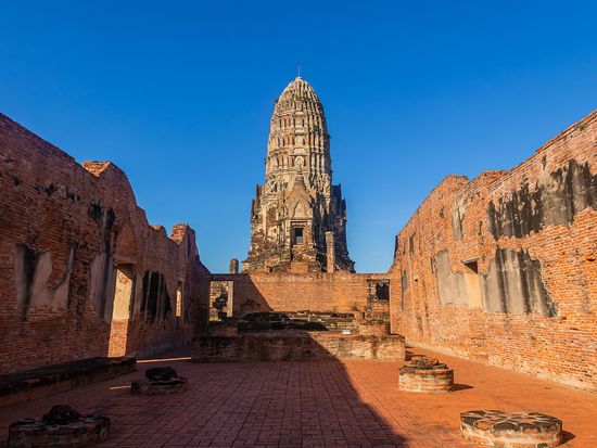Wat Ratchaburana_AdobeStock_587187443