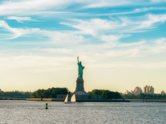 USA_New York_Statue of Liberty_Cruise_shutterstock_547798765