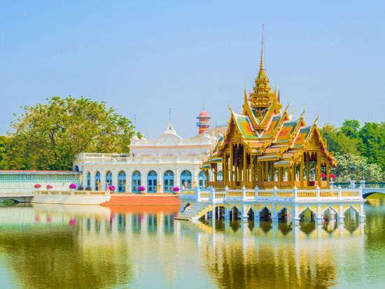 Bang Pa-In Royal Palace_shutterstock_187088213