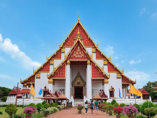 Wihan Phra Mongkhon Bophit_AdobeStock_632832593