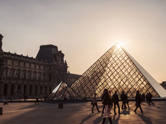ルーヴル美術館見学ツアー 綿密に計算したスケジュールで混雑回避！モナ・リザほかルーヴルの傑作をじっくり鑑賞＜英語ガイド／3時間＞