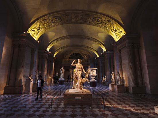 ルーヴル美術館見学ツアー 綿密に計算したスケジュールで混雑回避！モナ・リザほかルーヴルの傑作をじっくり鑑賞＜英語ガイド／3時間＞