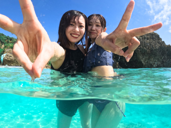 【貸切】クリアSUP 透明ボードで水中まで＜90分／ドローン撮影付／宮古島＞