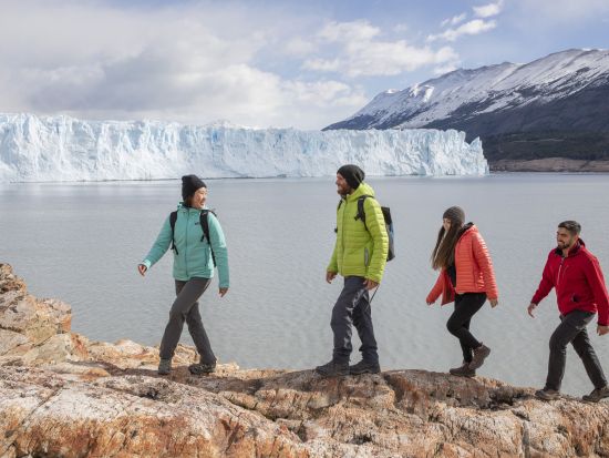 ペリト・モレノ氷河ハイキング　パタゴニアで有名なミニトレッキング ＜7～5月／英語ガイド／エル・カラファテ発＞
