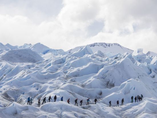 ペリト・モレノ氷河ハイキング　パタゴニアで有名なミニトレッキング ＜7～5月／英語ガイド／エル・カラファテ発＞