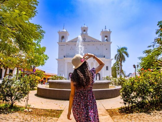 スチトト半日観光ツアー　コロニアル建築が残る街で歴史を堪能！＜英語ガイド／サンサルバドル発＞