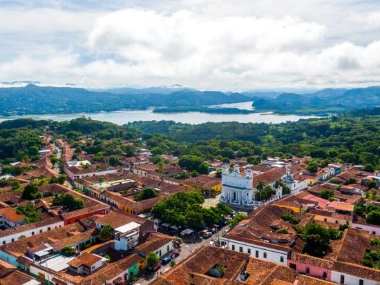 スチトト半日観光ツアー　コロニアル建築が残る街で歴史を堪能！＜英語ガイド／サンサルバドル発＞