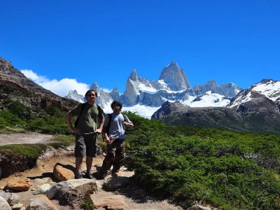 エル・チャルテン　ロス・グラシアレス国立公園 日帰りトレッキングツアー ＜昼食付き／英語ガイド／エル・カラファテ発＞