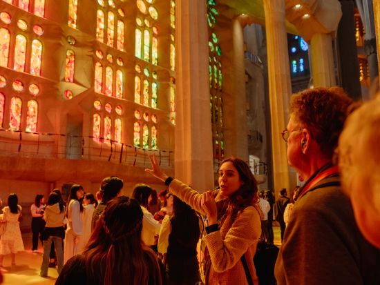 サグラダファミリアに乾杯！テラスでのカヴァ＆閉館直前のゆったり入場で楽しむサグラダファミリアツアー＜約2時間／英語ガイド＞