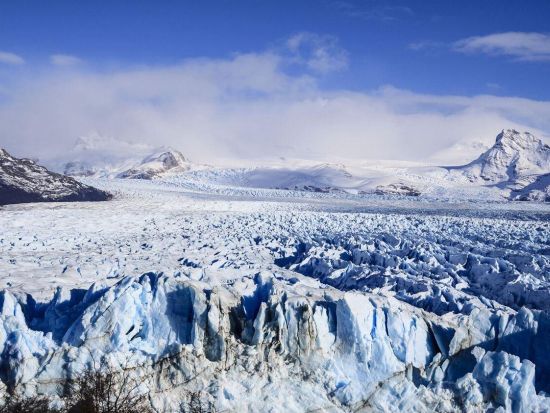 ペリト・モレノ氷河　ロス・グラシアレス国立公園で氷の景色を満喫する日帰りツアー ＜英語ガイド／エル・カラファテ発＞