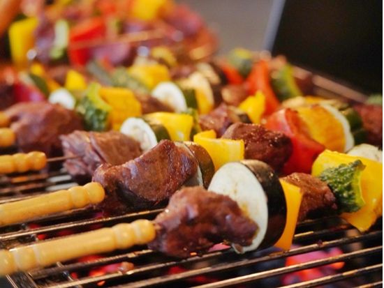 【ディナータイム】離島の夜を満喫！こだわりのメニューと星空を堪能できる島BBQプラン＜2名～／与那国島Cafe&Barむんぶてらす＞