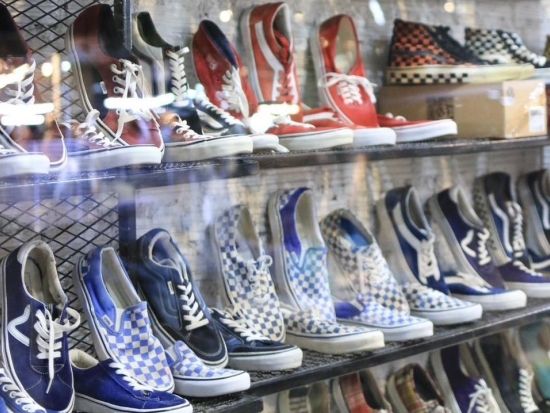 【夕方到着の方へ】空港発！シーナカリン鉄道市場ナイトツアー　ヴィンテージとグルメが彩るナイトマーケットへご案内＜日本語ガイド／送迎＞