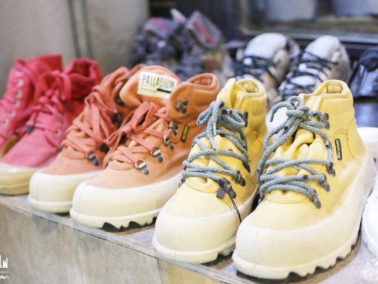 【夕方到着の方へ】空港発！シーナカリン鉄道市場ナイトツアー　ヴィンテージとグルメが彩るナイトマーケットへご案内＜日本語ガイド／送迎＞