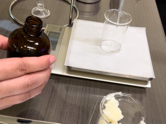 ハンドクリーム作り体験 お気に入りの沖縄アロマと100％天然素材で生ハンドクリームが作れる！雨の日でも沖縄旅を満喫＜約40分／那覇＞ 