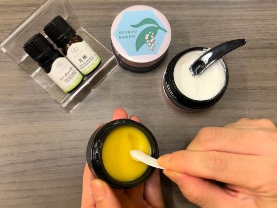 ハンドクリーム作り体験 お気に入りの沖縄アロマと100％天然素材で生ハンドクリームが作れる！雨の日でも沖縄旅を満喫＜約40分／那覇＞ 