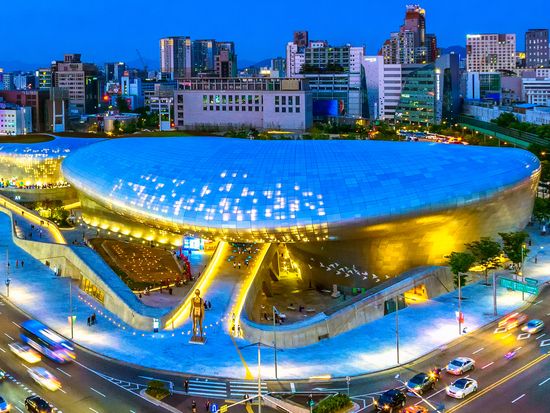 Dongdaemun Design Plaza_shutterstock_670991701