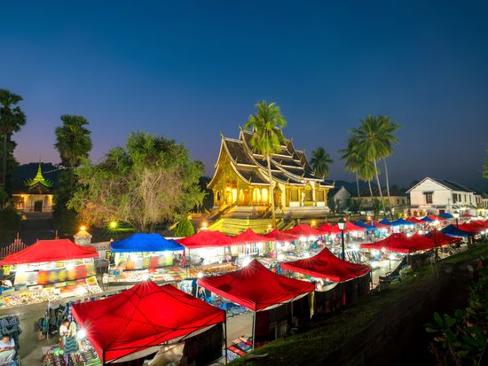Luang Prabang_Night Market_shutterstock_583206886