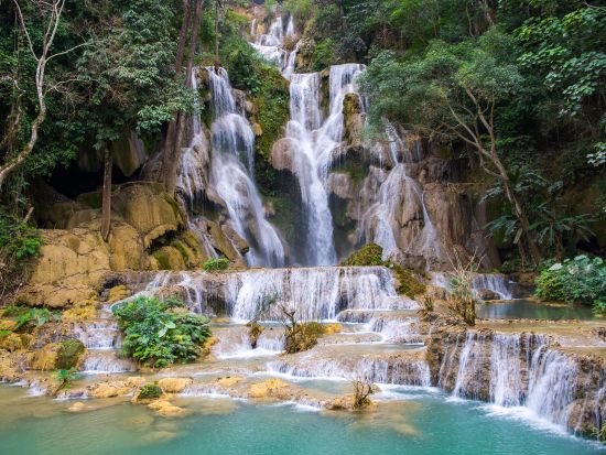 ラオス2泊3日ツアー 世界遺産ルアンパバーン観光＋メコン川クルーズ  選べるホテル＜日本語ガイド／往復航空券付き／食事付き／バンコク発＞