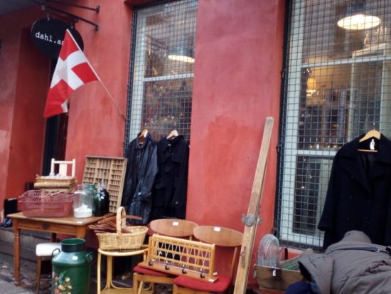 おすすめガイド ウィンザー庸子さんがご案内 アンティーク街で掘り出し物探しツアー＜貸切／午後／コペンハーゲン発＞