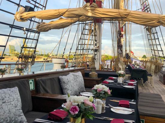 【2026年2月13～15日限定バレンタインプランあり】ロイヤルアルバトロス号 サンセットディナークルーズ 　豪華帆船での特別なひととき＜夕食付＞