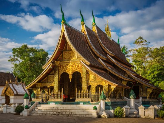 ラオス2泊3日ツアー 世界遺産ルアンパバーン観光＋メコン川クルーズ  選べるホテル＜日本語ガイド／往復航空券付き／食事付き／バンコク発＞