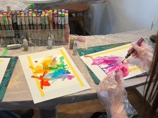 【青山】アルコールインクアート体験　ゴールド&シルバーのアルコールインクアートで独自のアートを思い描く新体験プラン＜2時間／1～6名＞