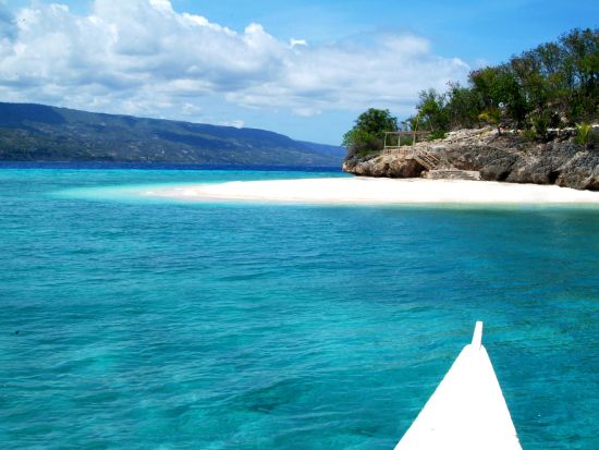 ジンベイザメシュノーケリング＋スミロン島（幻の島・サンドバー）上陸＋カワサン滝トレッキング＜BBQランチ／日本語ガイド／送迎＞