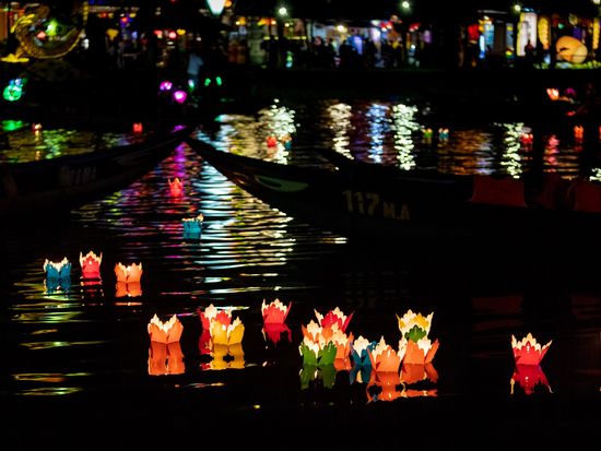 Vietnam_Hoi An_Paper Lantern_shutterstock_1361106590