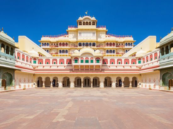 ゴールデントライアングル 2泊3日周遊ツアー　デリー＋アグラ（タージマハル）＋ジャイプール 選べるホテルランク＜貸切／日本語ガイド／宿泊＆食事付／デリー発着＞